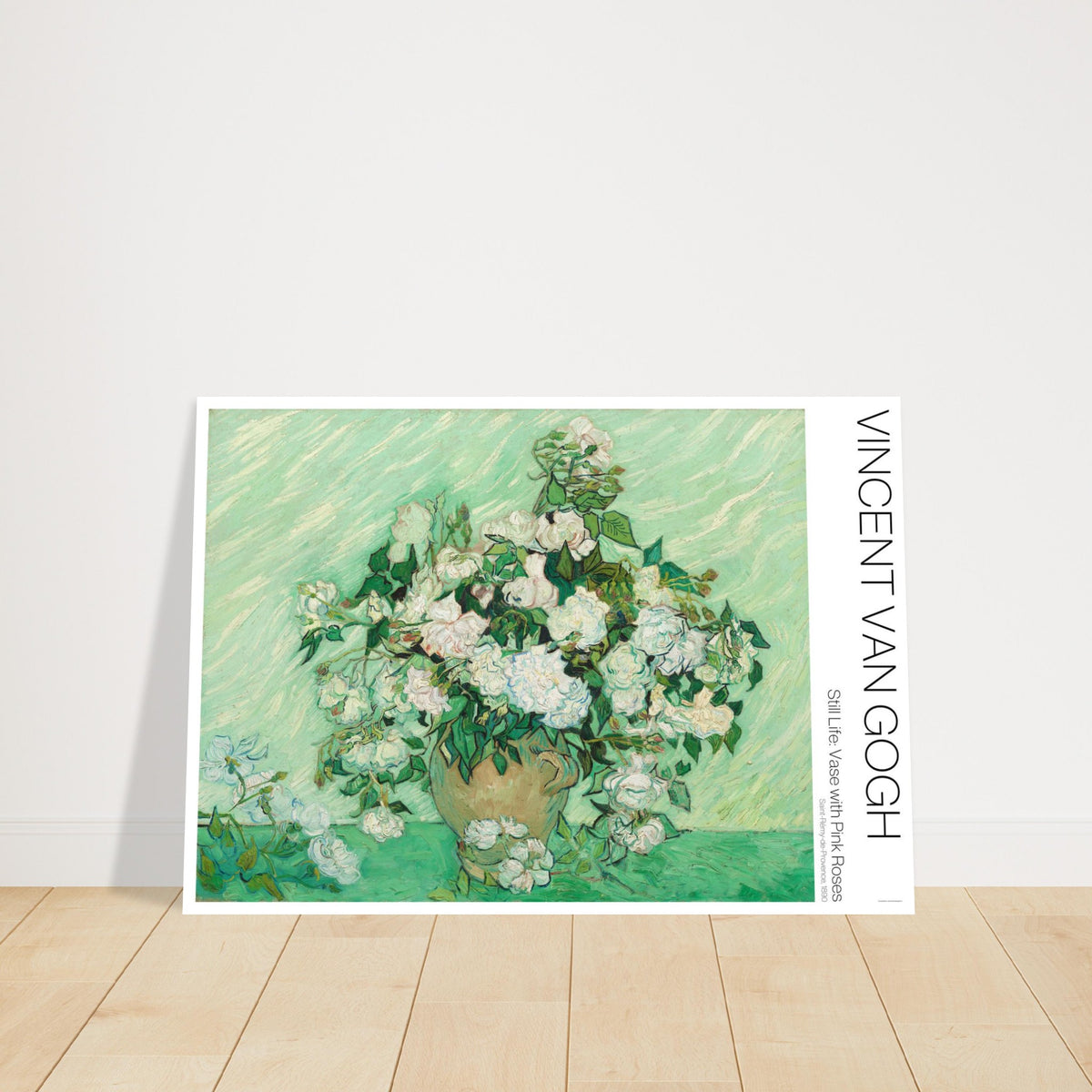 Rosen, Illustration des Stilllebens von Vincent van Gogh. Stilleben von Vincent van Gogh, das eine Vase mit weißen Rosen vor einem strukturierten grünen Hintergrund zeigt.
