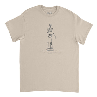 T-shirt anatomie squelette féminin - William Cheselden (Sable). T-shirt vert foncé avec un squelette de femme en pose suppliante, dessiné en blanc.