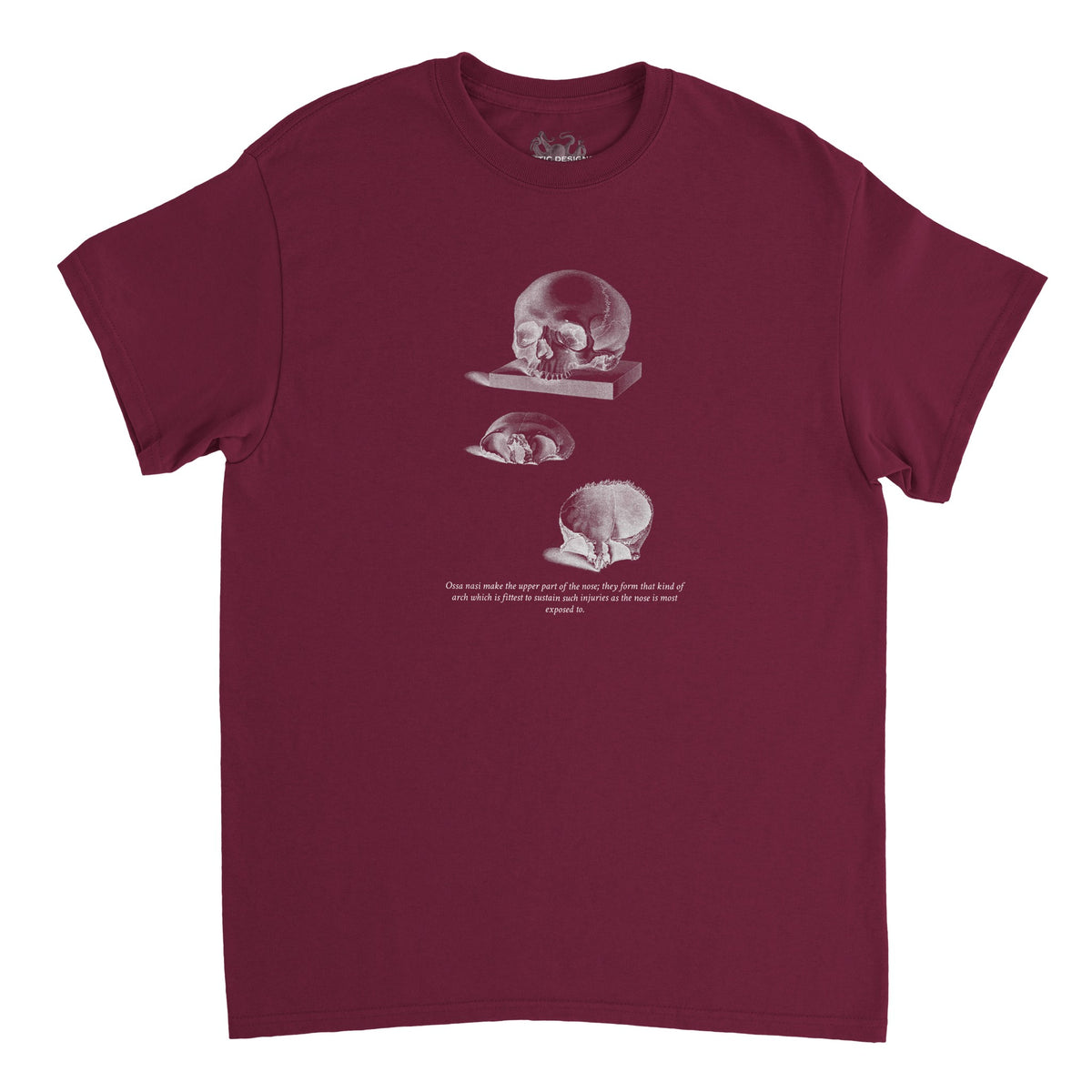 T-shirt anatomie trois crânes humains - William Cheselden (Bordeaux). T-shirt noir avec une illustration de trois crânes humains en différentes vues, dessinés en blanc.