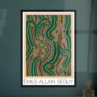 Planche Vagues émeraude et dorées - Samarkande, Émile-Allain Séguy. Illustration Art Déco de motifs végétaux stylisés aux formes ondulantes vertes et dorées, agrémentée de petites fleurs violettes et de branches sombres par Émile-Allain Séguy. Image d'illustration 7