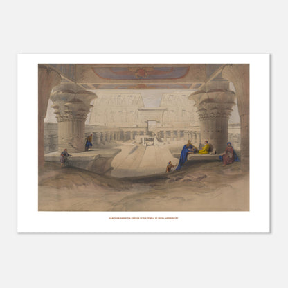 Gravure ancienne : Vue sous le portique du temple d'Edfou - David Roberts (42x59,4 cm (A2)). Lithographie de David Roberts dépeignant l'île de Philæ avec ses temples antiques majestueux, une étendue d'eau et un ciel nuageux.
