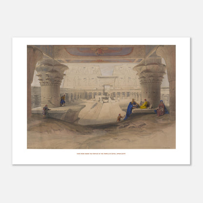 Gravure ancienne : Vue sous le portique du temple d'Edfou - David Roberts (50x70 cm). Lithographie de David Roberts dépeignant l'île de Philæ avec ses temples antiques majestueux, une étendue d'eau et un ciel nuageux.